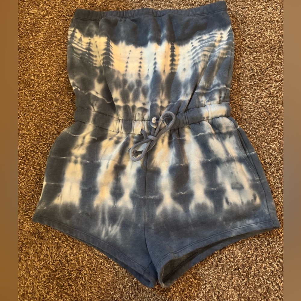 Aeropostale Blue and White Tie-Dye Romper